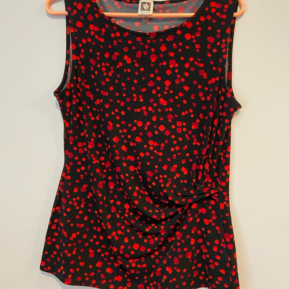 Sleeveless tank